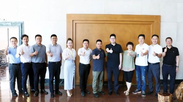 远东股份与鑫方盛控股集团签订战略合作协议